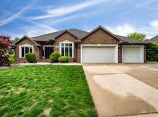 2038 E Norshire St, Springfield, MO 65804