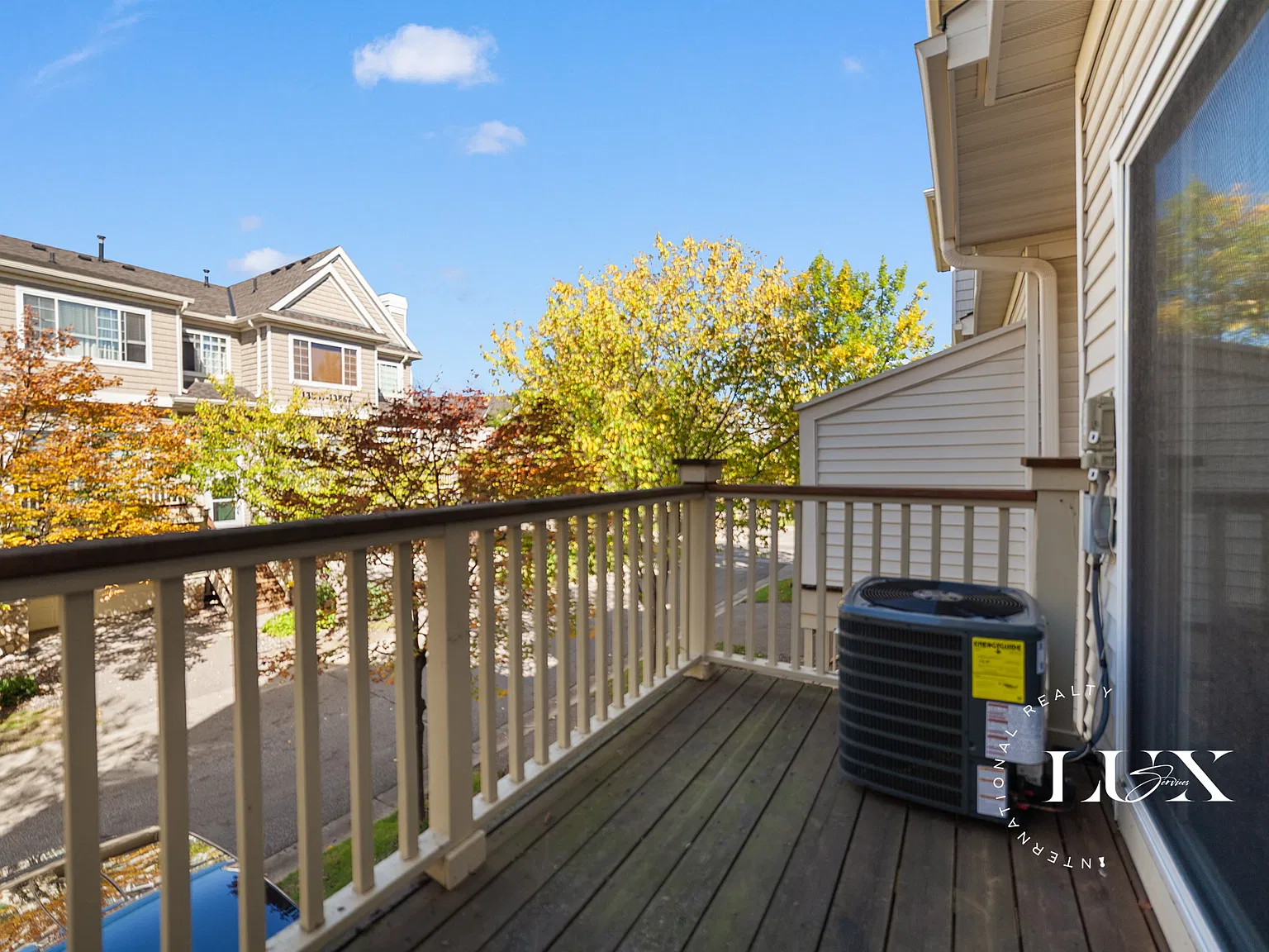 2 bed, 1.5 bath, 1600 sqft, $1,975 — Photo 2