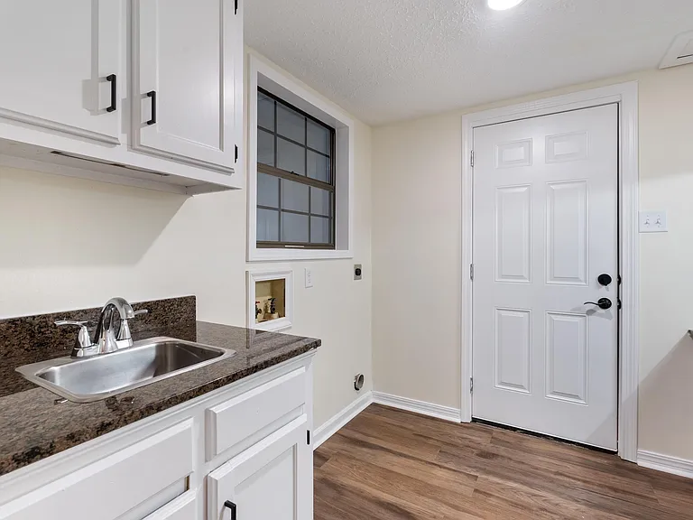 10 Woodbridge Dr — Photo 14