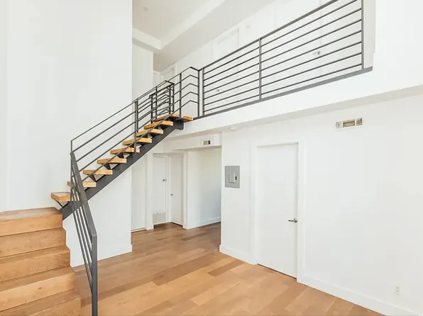 847 De Kalb Avenue image 1 of 17