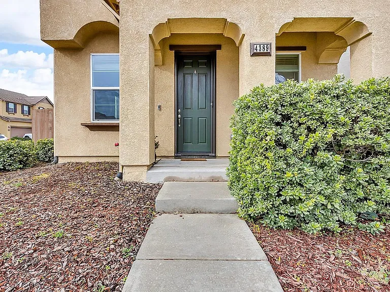 4389 Natomas Central Dr — Photo 2