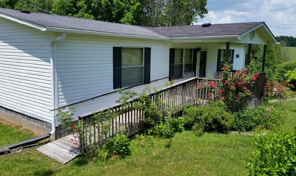 2nd image of 1360 Ridgeview Rd