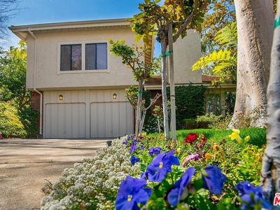 10227 Clematis Ct, Los Angeles, CA, 90077