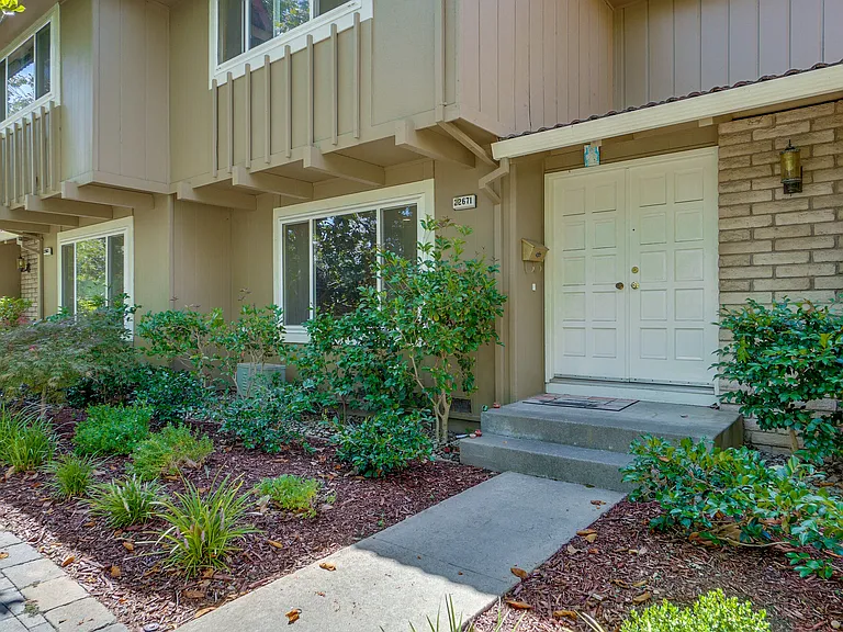 22671 Queens Oak Ct — Photo 38