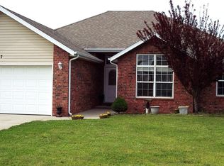 717 Shelley St, Willard, MO 65781
