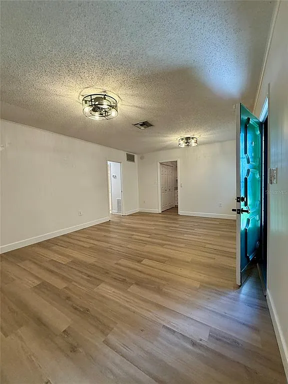 2 bed, 2.0 bath, 1054 sqft, $1,700 — Photo 2