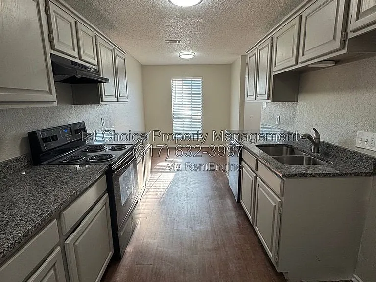 4512 Trysail Dr — Photo 8