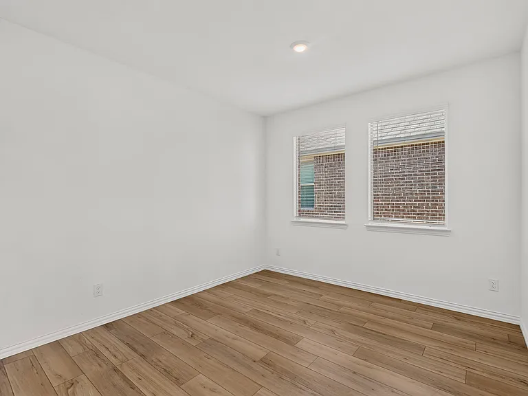1129 Flameleaf Dr — Photo 33