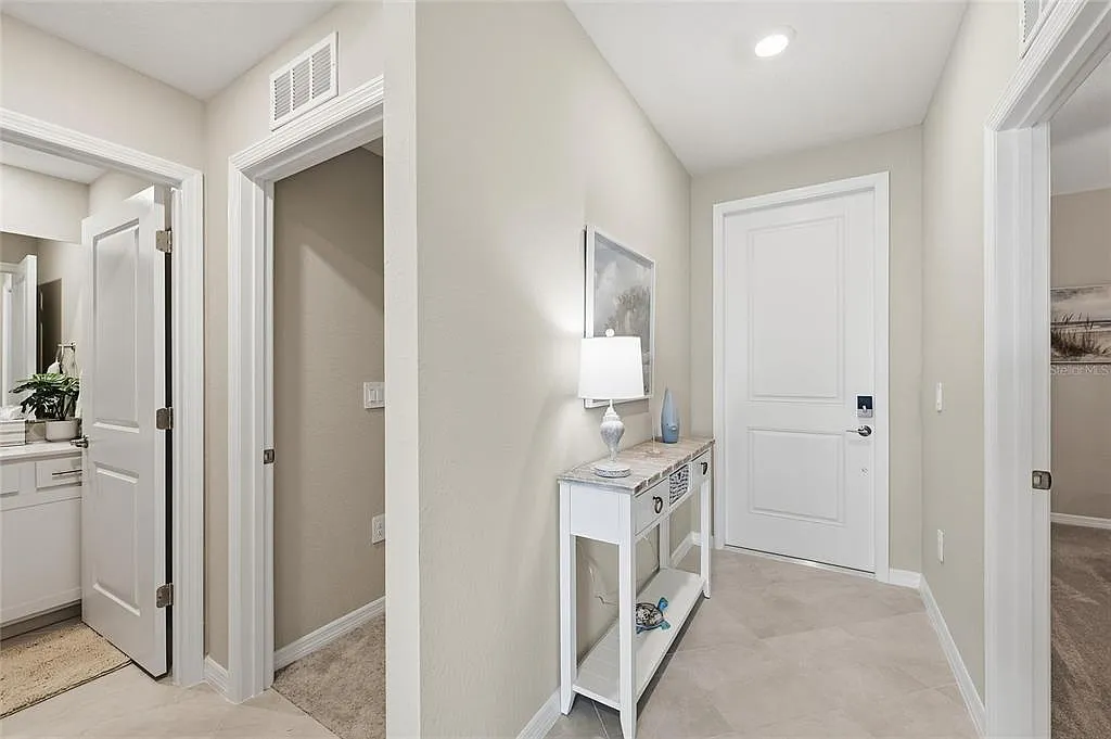 2 bed, 2.0 bath, 1154 sqft, $5,500 — Photo 3