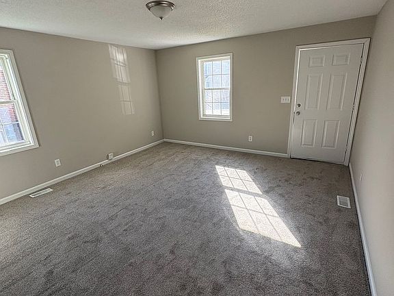 4th image of 106 Bruce St