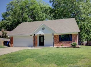 7709 S Glenwood Ct, Broken Arrow, OK 74011