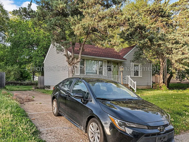 8253 Frost Ave — Photo 4