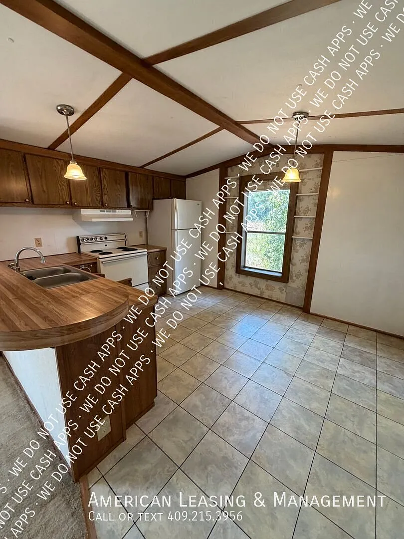 ** Move In Ready ** — Photo 4