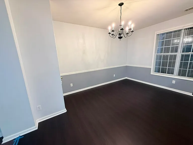 215 Galecrest Dr — Photo 8