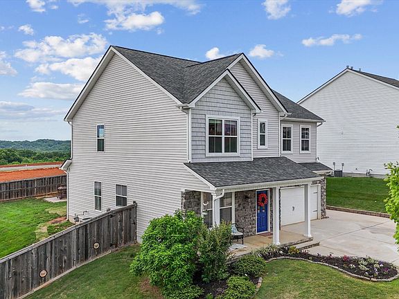 4th image of 1026 Carter Ridge Dr