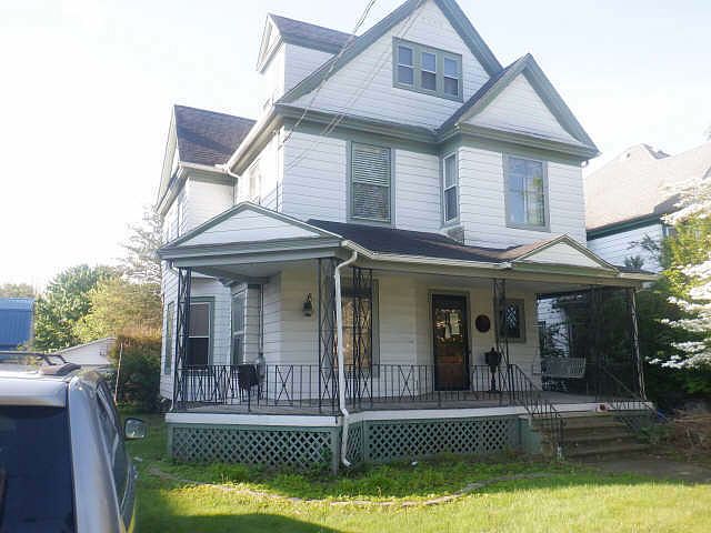 1st image of 439 W Clinton St