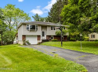 10 Bloomingdale Ave, East Greenbush, NY 12061