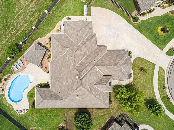 4th image of 3001 White Cedar Ct