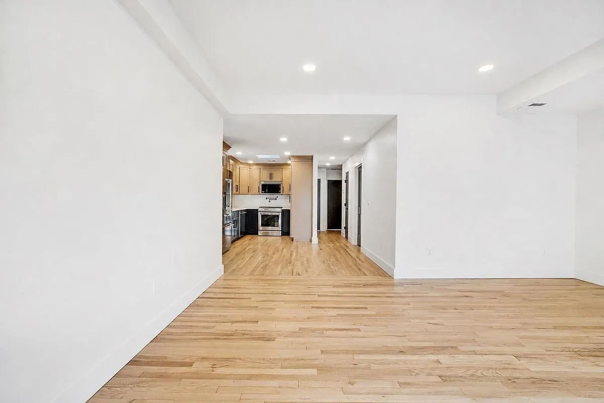 3 bed, 1.5 bath, 1144 sqft, $3,750 — Photo 3