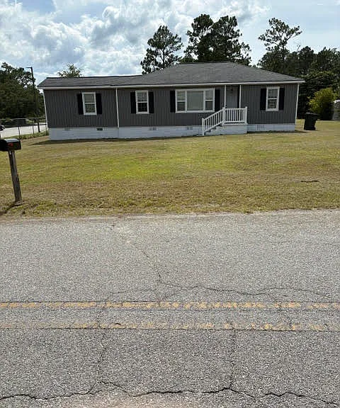 320 Hill St — Photo 3
