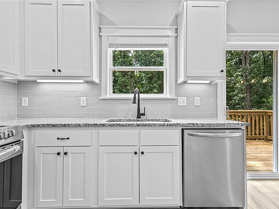 3rd image of 59 Coylton Dr