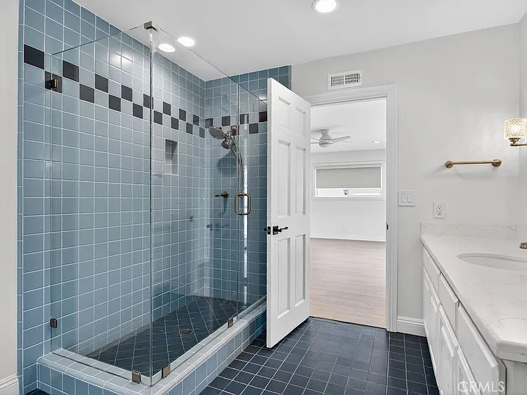 720 Emerald Bay — Photo 24