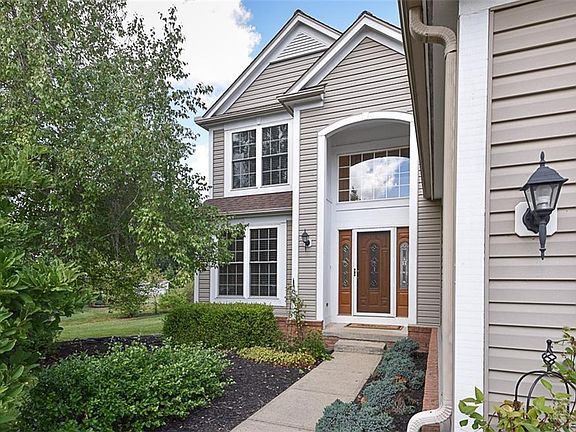 4th image of 27104 Laurel Ln
