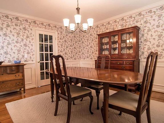 5th image of 2053 Huron Dr