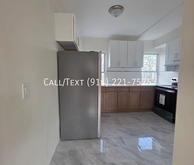 26 Vineyard Ave #2 — Photo 8
