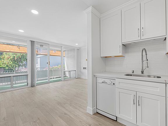 3rd image of 1614 Hudson St APT 114