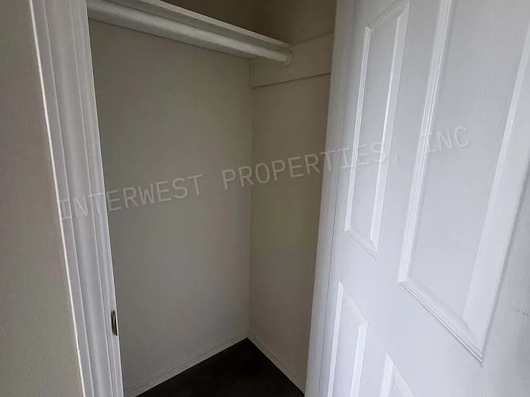 4700 Falls View Ave — Photo 34