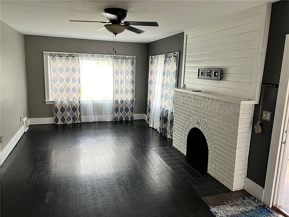 3rd image of 406 Service Ave