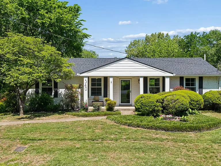 340 Binkley Dr — Photo 1