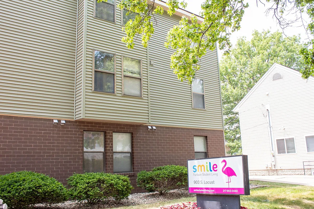 Building Photo - 903 S Locust St