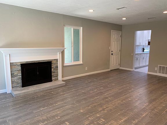 5th image of 4725 Eagle Lake Dr