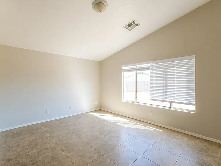 9015 W Roanoke Ave — Photo 10