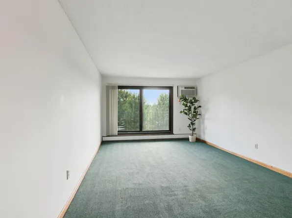 3399 Kent St APT 211, Shoreview, MN 55126