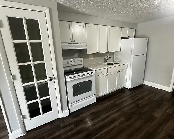 907 W 35th Ave #B — Photo 3