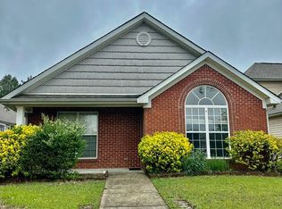 1172 Village Trl, Calera, AL 35040
