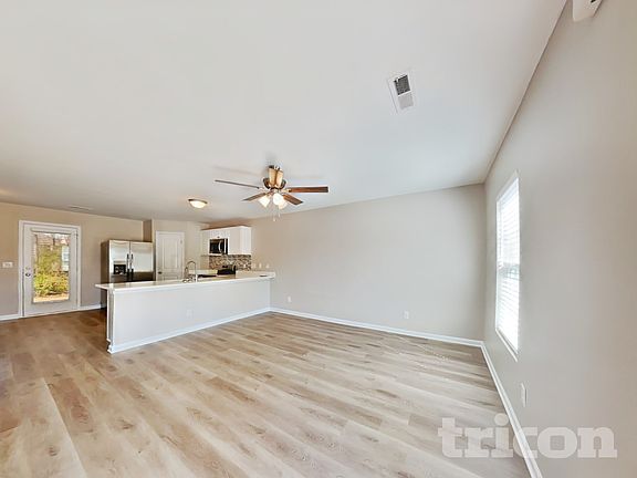 4th image of 69 Fawnbrook Dr