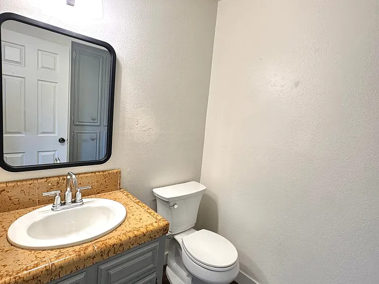 3501 Bernard St #1B — Photo 7