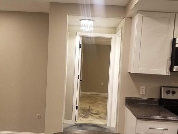 4th image of 3451 Jarvis St #1