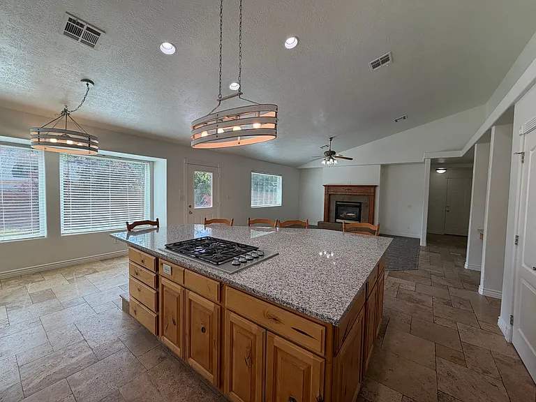 135 N 350 W — Photo 13