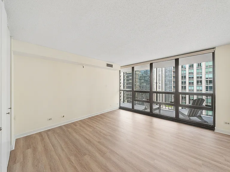 10 E Ontario St #2008 — Photo 13