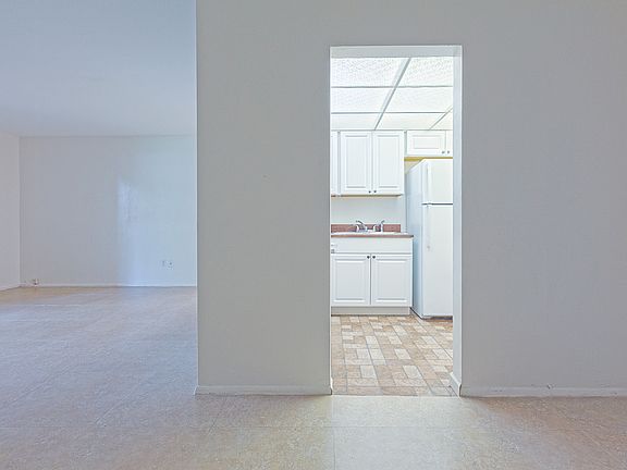 5th image of 10363 N Kendall Dr APT C4