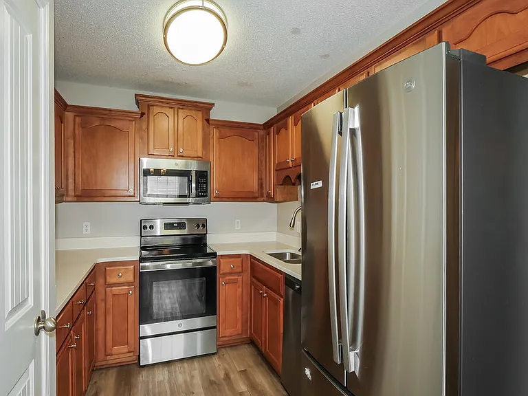 80 Tate Dr — Photo 8