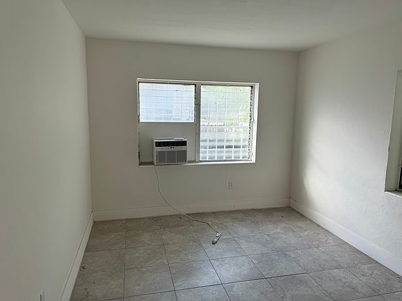 3rd image of 171 NW 56th St Unit 2