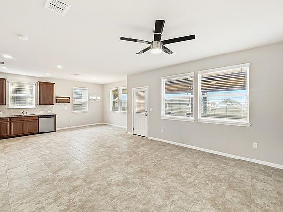 5th image of 171 Vestral Rd