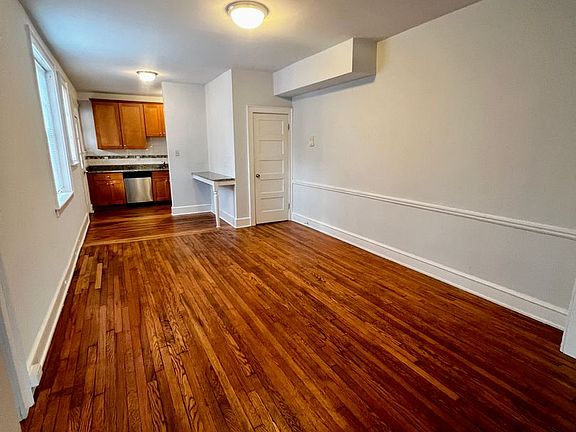 4th image of 1107 W Grace St APT 1