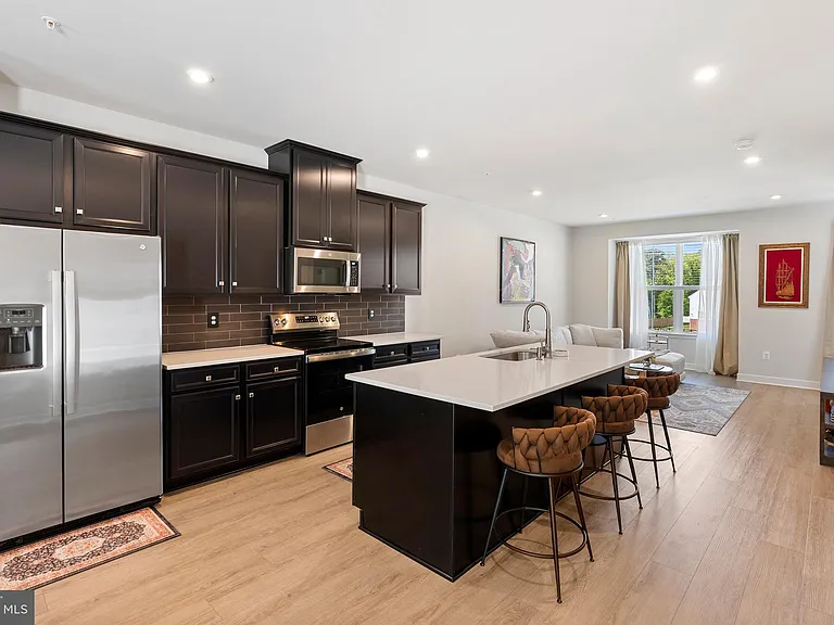 7903 Tanbridge Ln — Photo 12